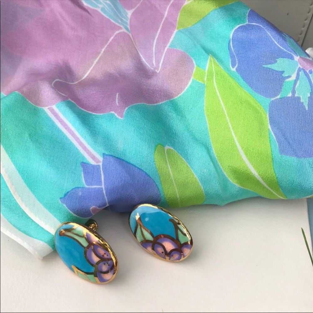 Vera Neumann Elegant  Pointed edges silk scarf - Picture 9 of 12